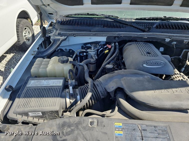 image for item DQ8706 2004 Chevrolet Tahoe SUV