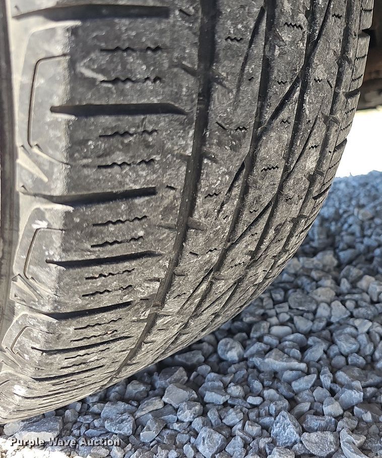 image for item DQ8706 2004 Chevrolet Tahoe SUV