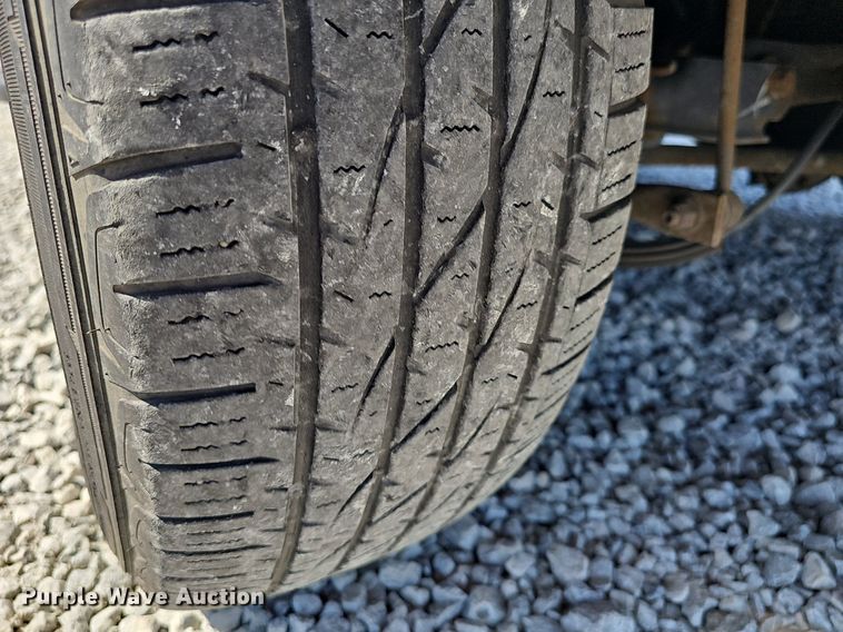 image for item DQ8706 2004 Chevrolet Tahoe SUV