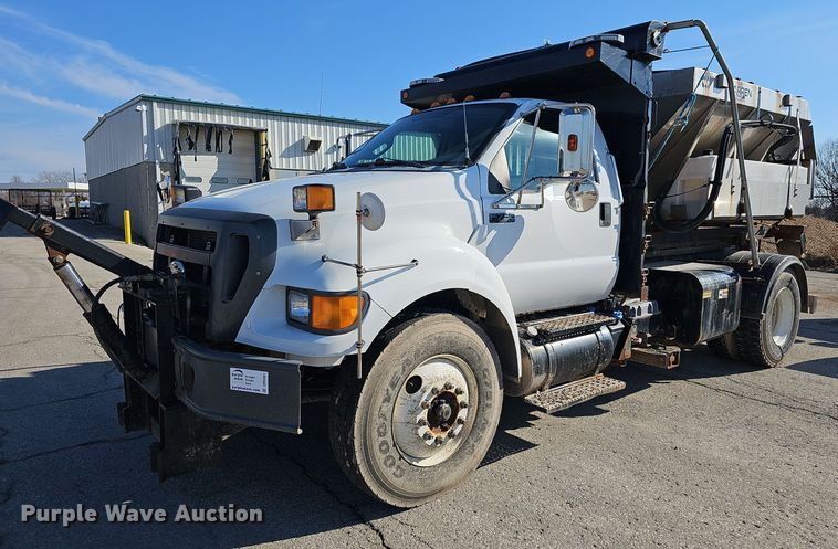 image for item DR5991 2013 Ford F750 Super Duty XL hook lift truck