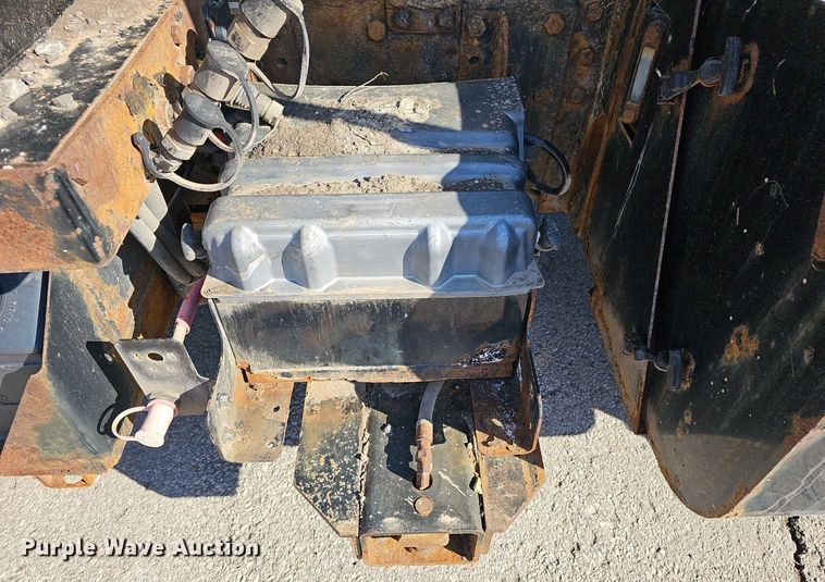 image for item DR5991 2013 Ford F750 Super Duty XL hook lift truck