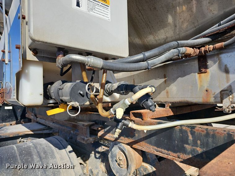 image for item DR5991 2013 Ford F750 Super Duty XL hook lift truck