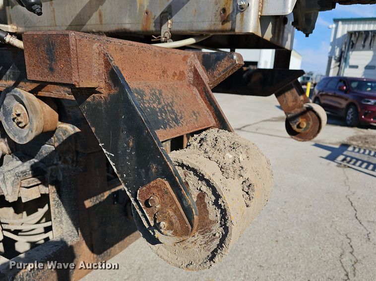 image for item DR5991 2013 Ford F750 Super Duty XL hook lift truck