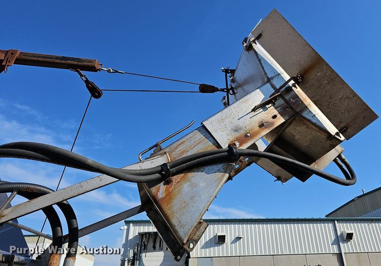 image for item DR5991 2013 Ford F750 Super Duty XL hook lift truck