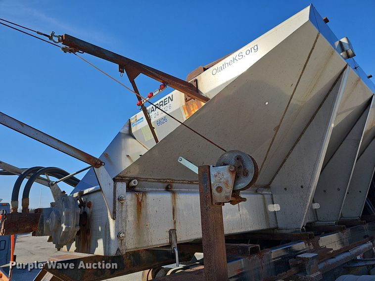 image for item DR5991 2013 Ford F750 Super Duty XL hook lift truck