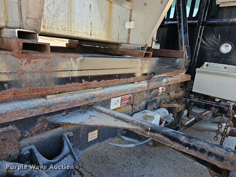 image for item DR5991 2013 Ford F750 Super Duty XL hook lift truck