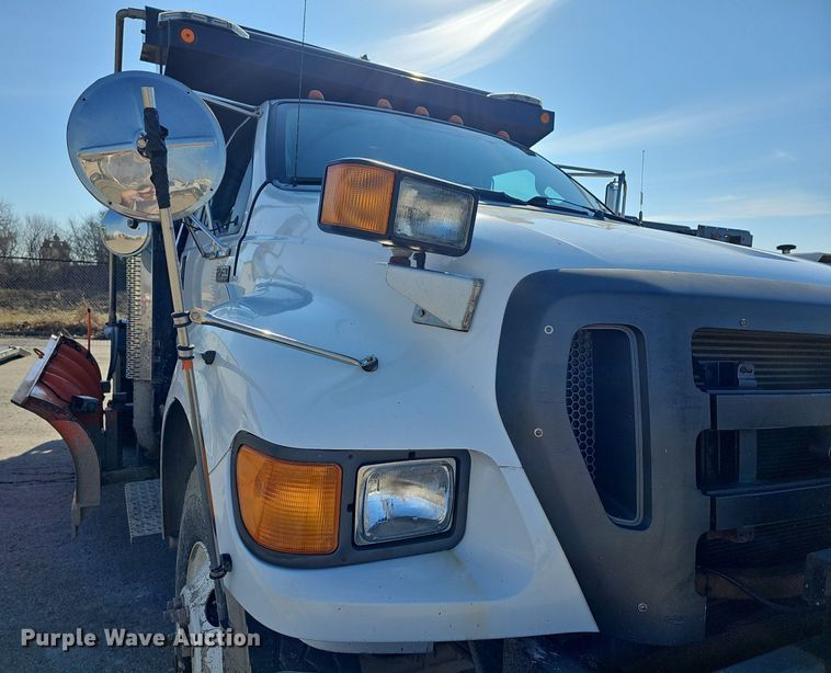 image for item DR5991 2013 Ford F750 Super Duty XL hook lift truck
