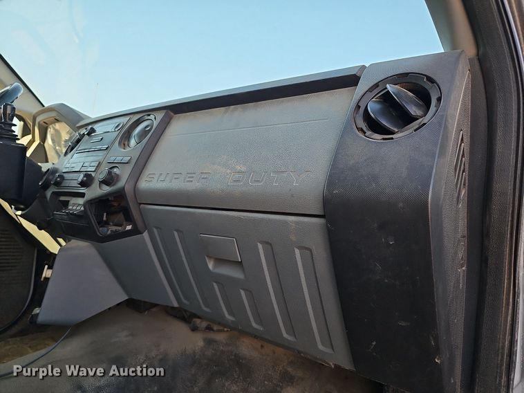 image for item DR5991 2013 Ford F750 Super Duty XL hook lift truck