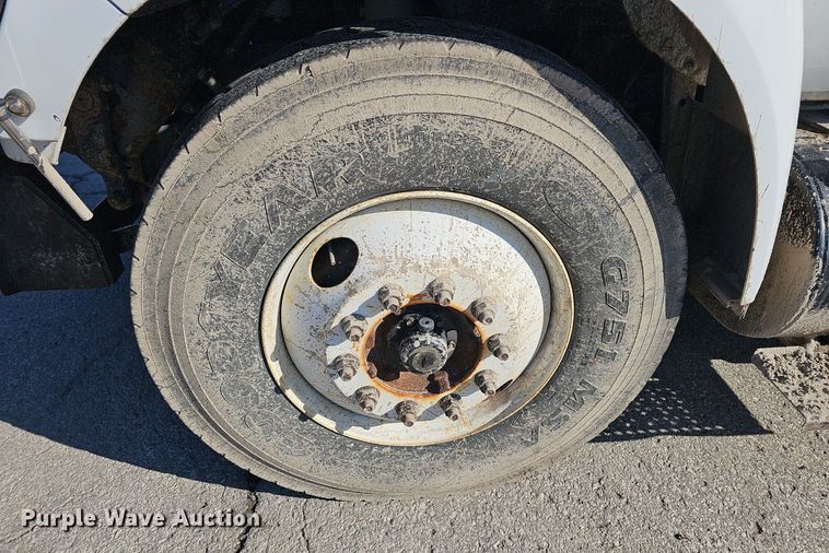 image for item DR5991 2013 Ford F750 Super Duty XL hook lift truck