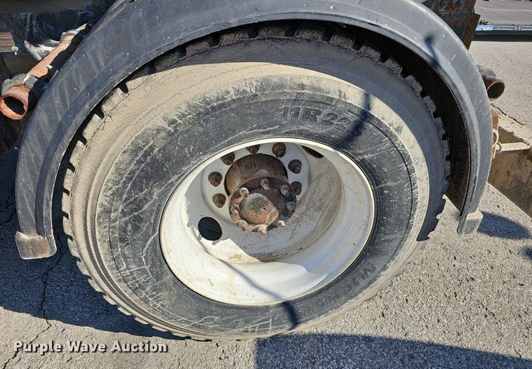 image for item DR5991 2013 Ford F750 Super Duty XL hook lift truck