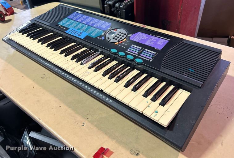 image for item EG0256 Yamaha AWM keyboard