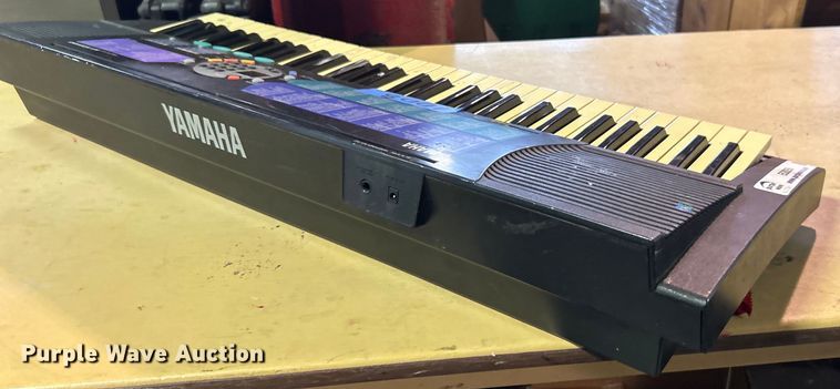 image for item EG0256 Yamaha AWM keyboard