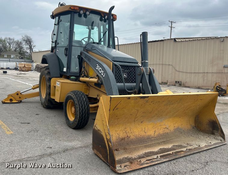 image for item EG0287 2011 John Deere 310SJ backhoe