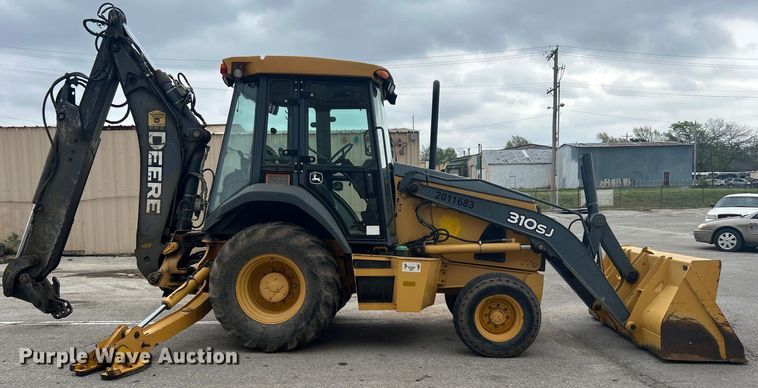 image for item EG0287 2011 John Deere 310SJ backhoe
