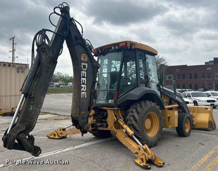 image for item EG0287 2011 John Deere 310SJ backhoe