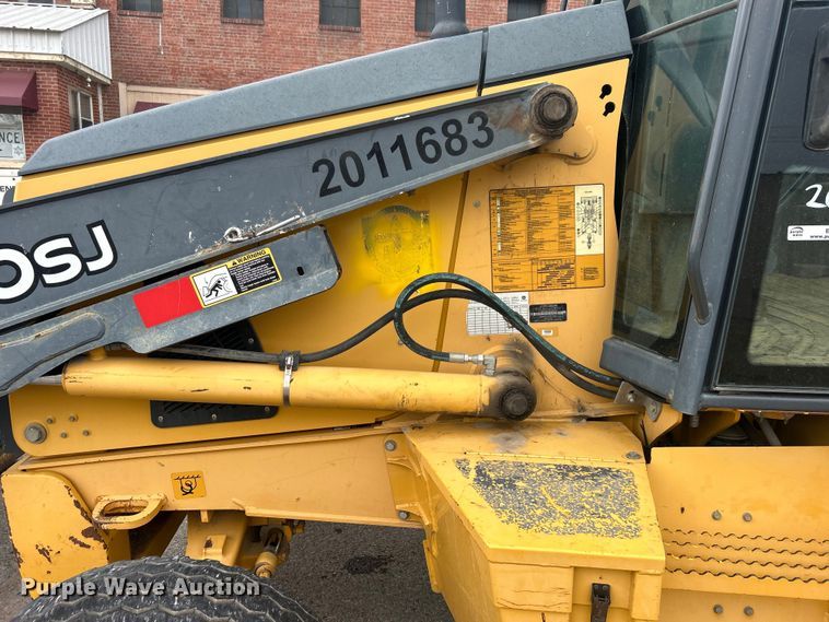 image for item EG0287 2011 John Deere 310SJ backhoe