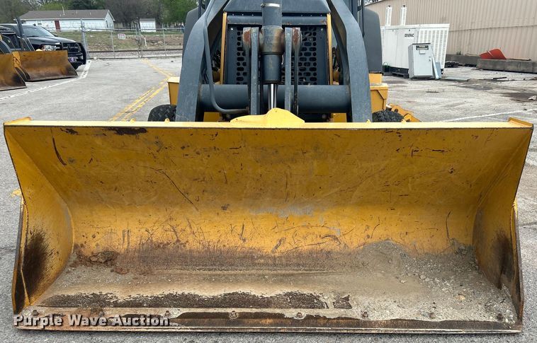 image for item EG0287 2011 John Deere 310SJ backhoe