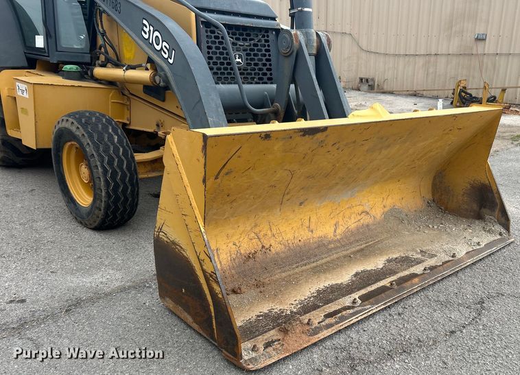 image for item EG0287 2011 John Deere 310SJ backhoe