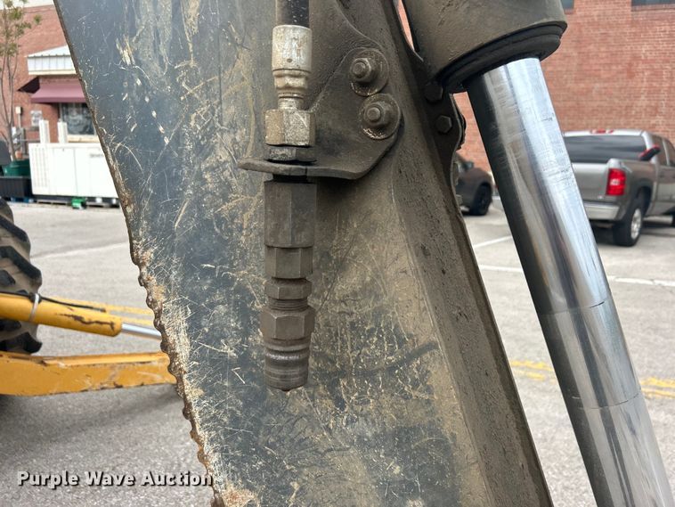 image for item EG0287 2011 John Deere 310SJ backhoe