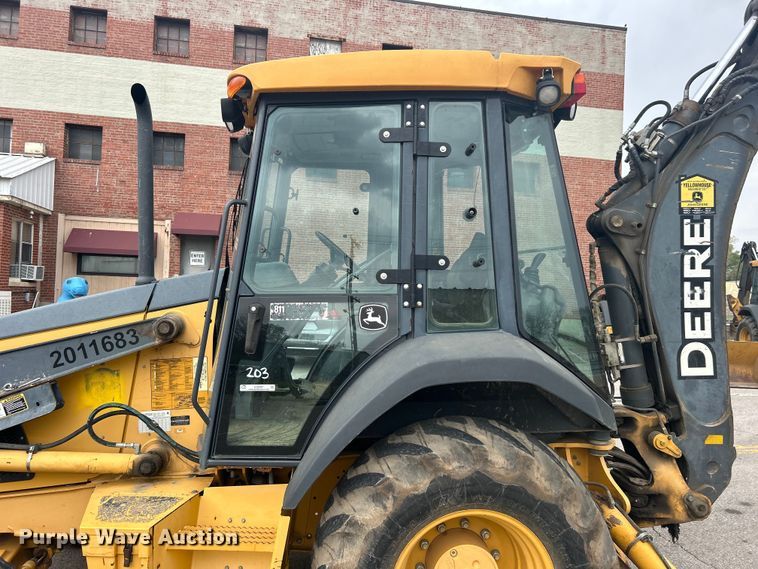 image for item EG0287 2011 John Deere 310SJ backhoe