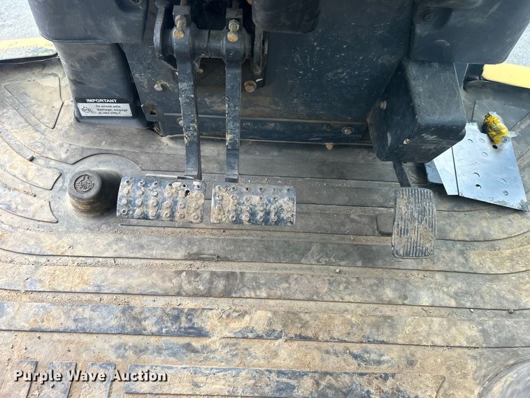 image for item EG0287 2011 John Deere 310SJ backhoe