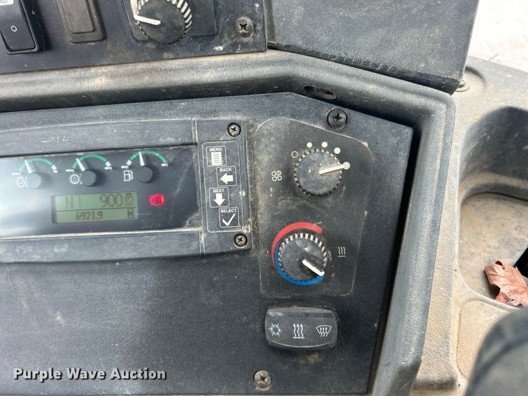 image for item EG0287 2011 John Deere 310SJ backhoe