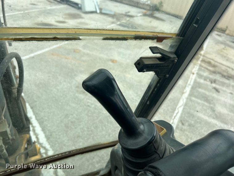 image for item EG0287 2011 John Deere 310SJ backhoe