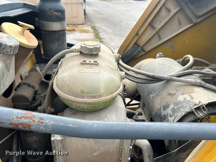 image for item EG0287 2011 John Deere 310SJ backhoe