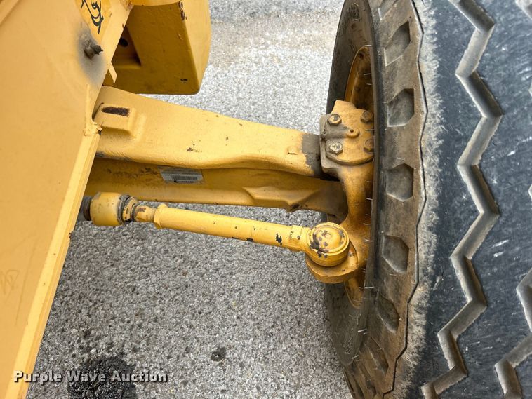 image for item EG0287 2011 John Deere 310SJ backhoe