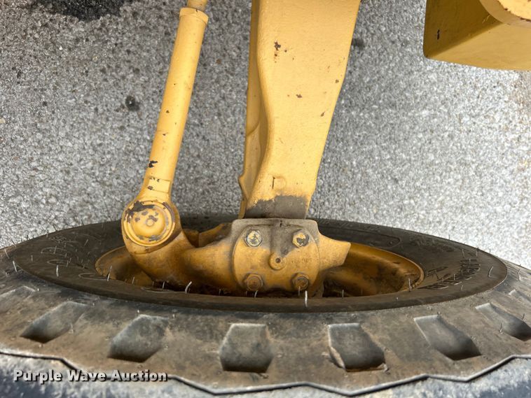 image for item EG0287 2011 John Deere 310SJ backhoe