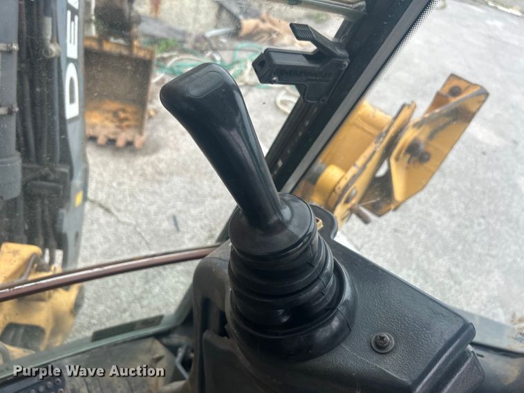 image for item EG0288 2009 John Deere 310SJ backhoe