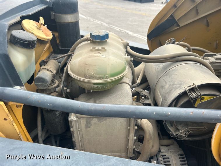 image for item EG0288 2009 John Deere 310SJ backhoe