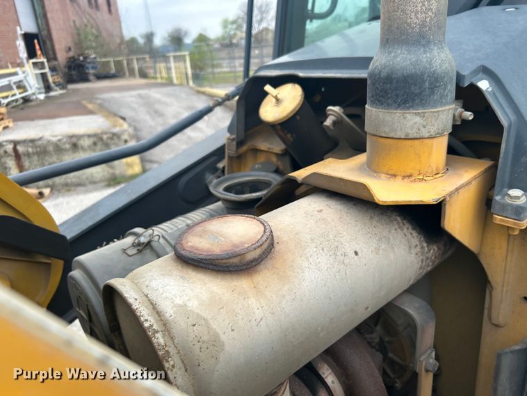 image for item EG0289 2008 John Deere 310SJ backhoe