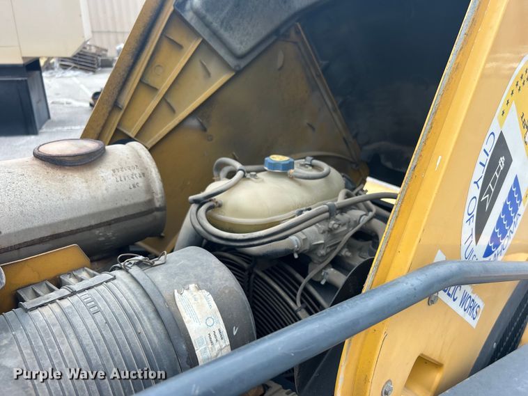 image for item EG0289 2008 John Deere 310SJ backhoe