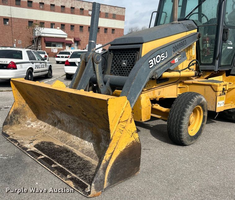 image for item EG0298 2009 John Deere  310SJ backhoe