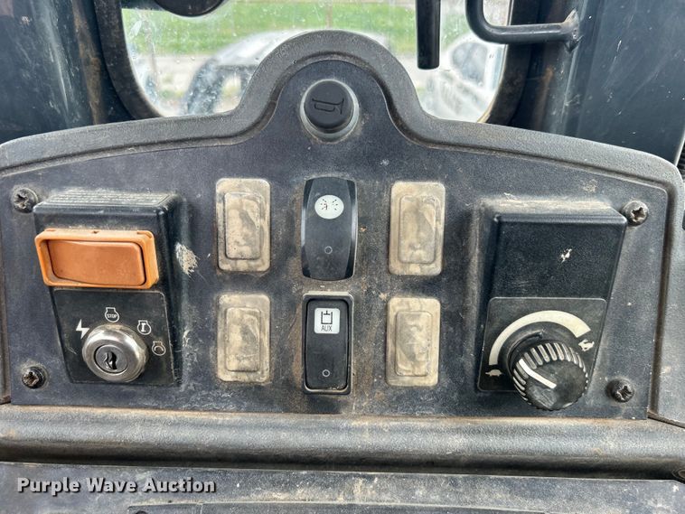 image for item EG0306 2008 John Deere 310SJ backhoe