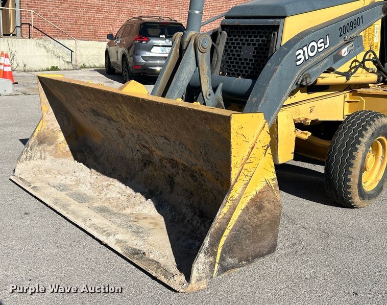 image for item EG0330 2009 John Deere 310SJ backhoe