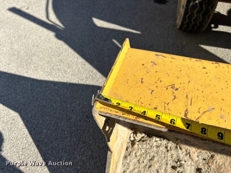 image for item EG0330 2009 John Deere 310SJ backhoe