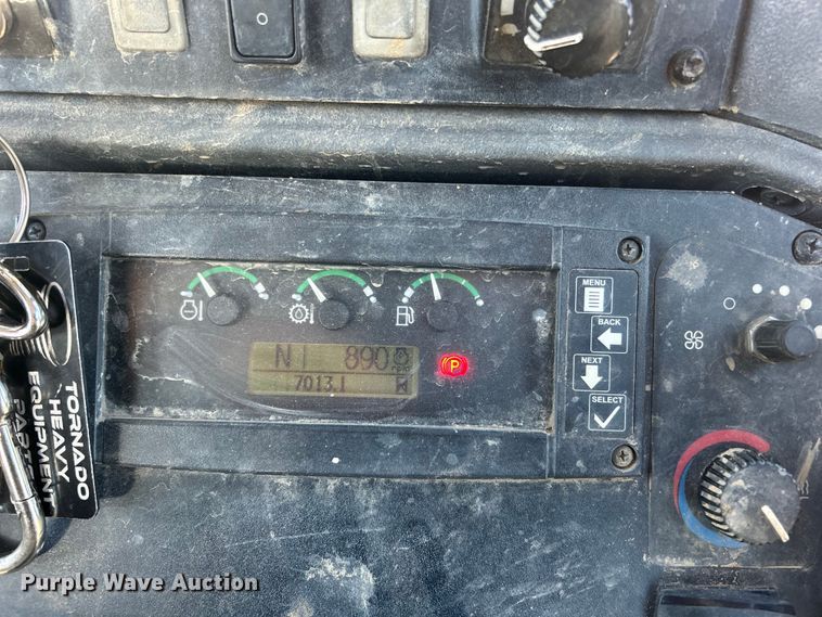 image for item EG0330 2009 John Deere 310SJ backhoe