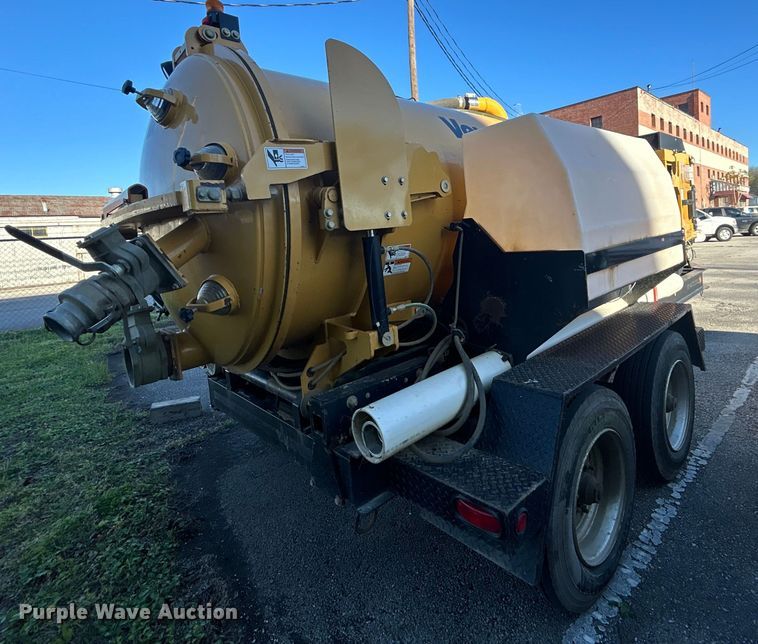 image for item EG0332 2012 Vermeer V800X205S.D. vacuum excavator