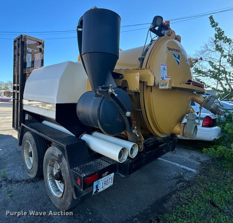 image for item EG0332 2012 Vermeer V800X205S.D. vacuum excavator