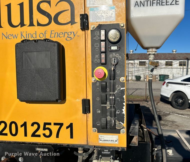 image for item EG0332 2012 Vermeer V800X205S.D. vacuum excavator