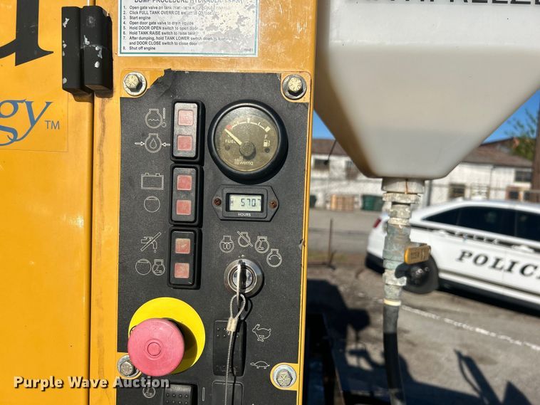 image for item EG0332 2012 Vermeer V800X205S.D. vacuum excavator