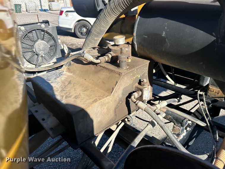 image for item EG0332 2012 Vermeer V800X205S.D. vacuum excavator