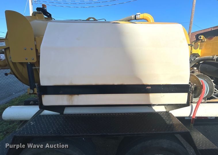 image for item EG0332 2012 Vermeer V800X205S.D. vacuum excavator