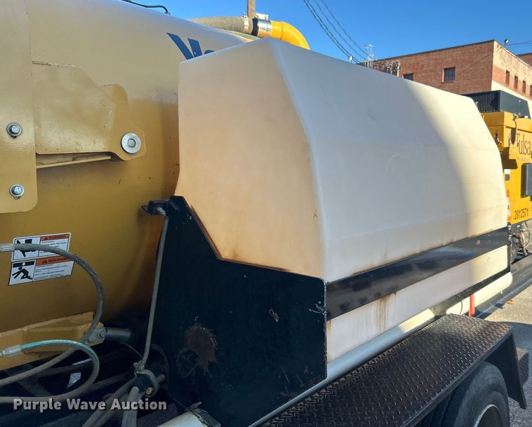 image for item EG0332 2012 Vermeer V800X205S.D. vacuum excavator