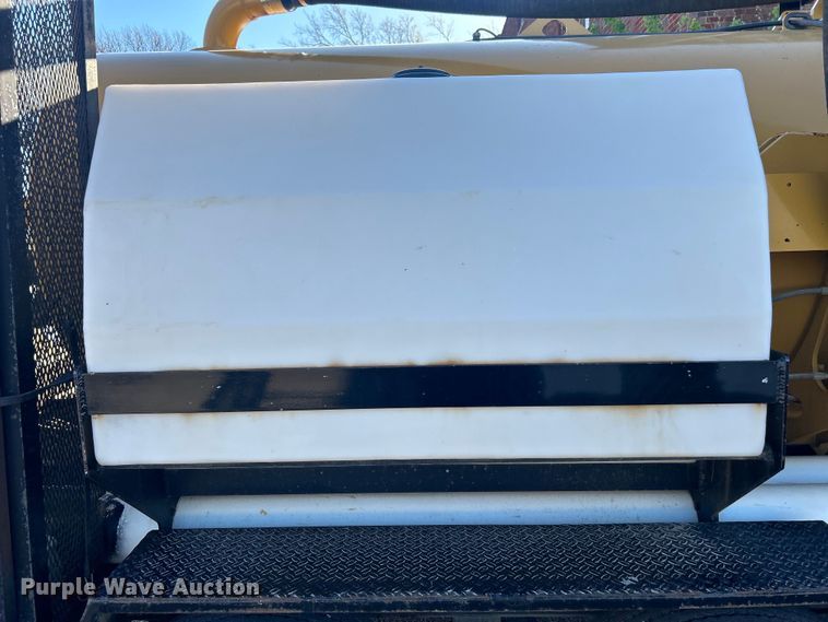 image for item EG0332 2012 Vermeer V800X205S.D. vacuum excavator