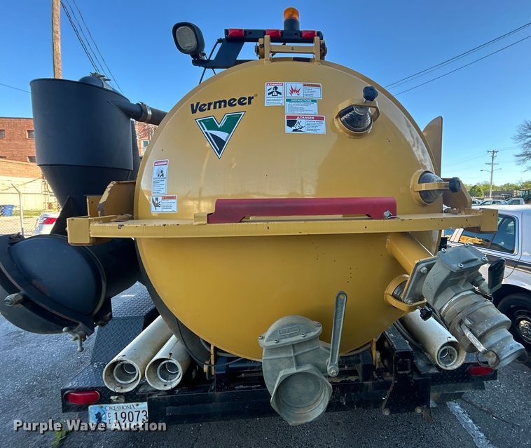 image for item EG0332 2012 Vermeer V800X205S.D. vacuum excavator