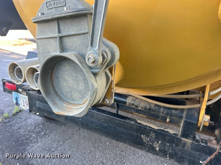 image for item EG0332 2012 Vermeer V800X205S.D. vacuum excavator