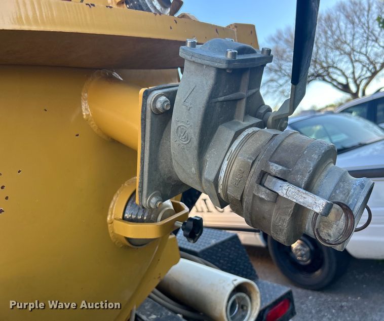 image for item EG0332 2012 Vermeer V800X205S.D. vacuum excavator